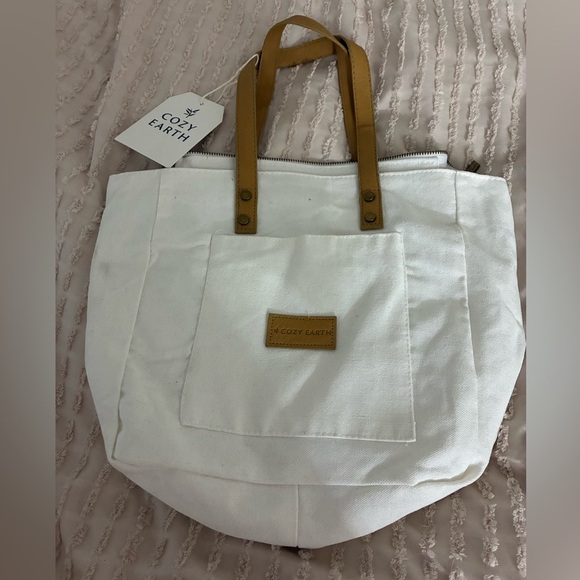 cozy earth Handbags - cozy earth white canvas tote bag NWT
